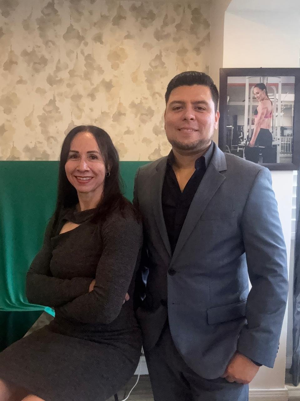 Leticia y Gilberto, equipo de Alcaraz Flores Group